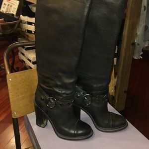 Beautiful Vera Wang leather boots